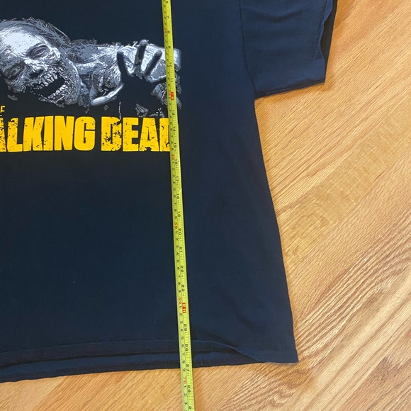 Men’s Walking Dead Tee - Picture 4 of 5